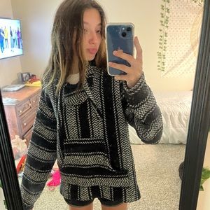 black and white “drug rug” size small in new condition